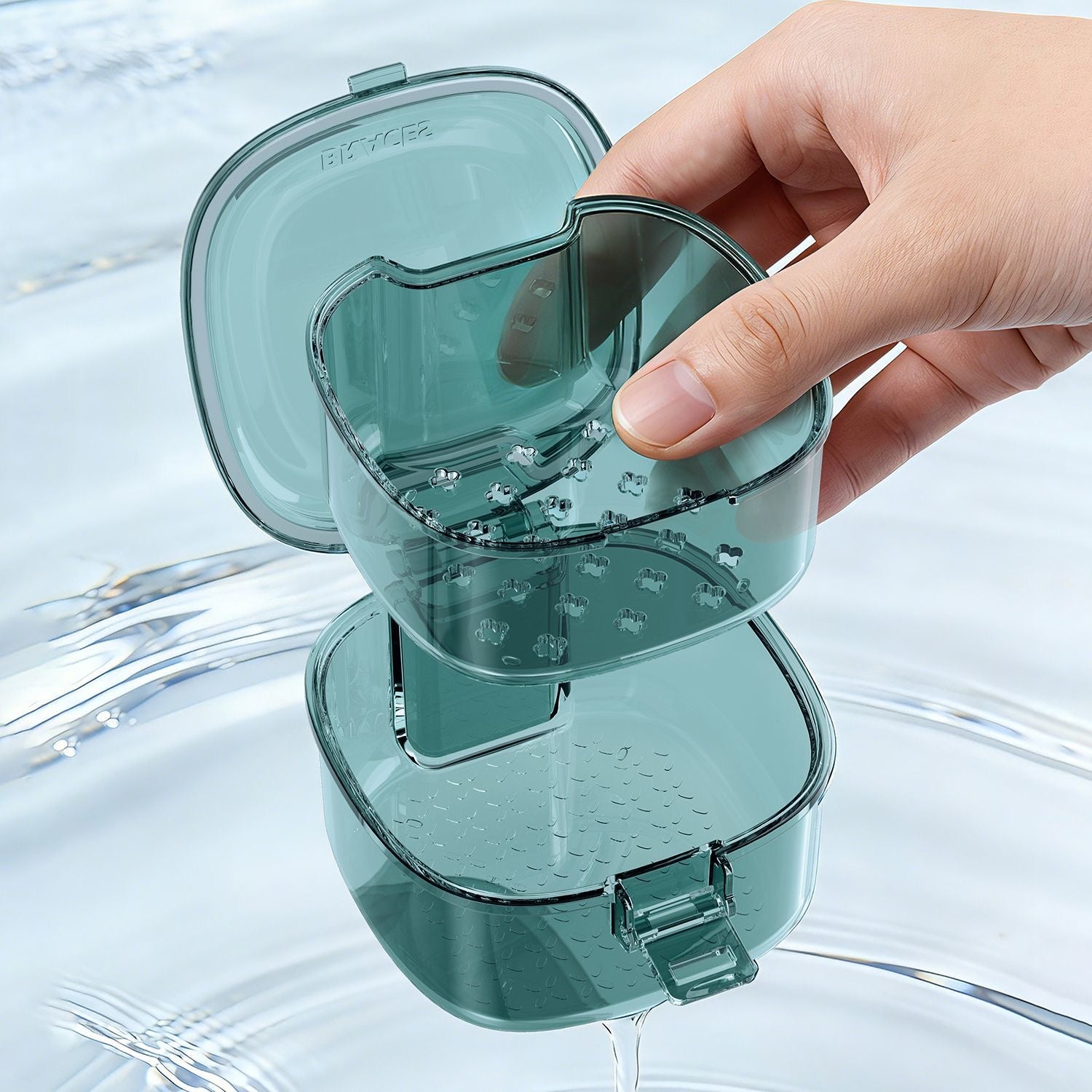 Invisible braces storage case, portable retainer case, orthodontic teeth straightening appliance denture case with mirror, compact and portable.