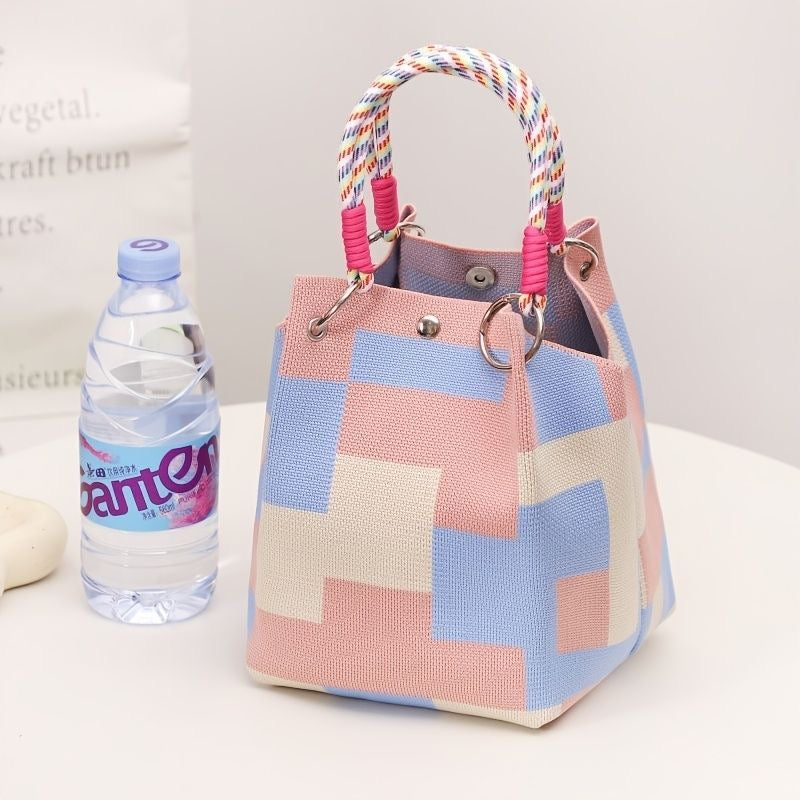 Mini knitted handbag for women, lightweight and convenient for carrying small items, suitable for everyday work or commuting.